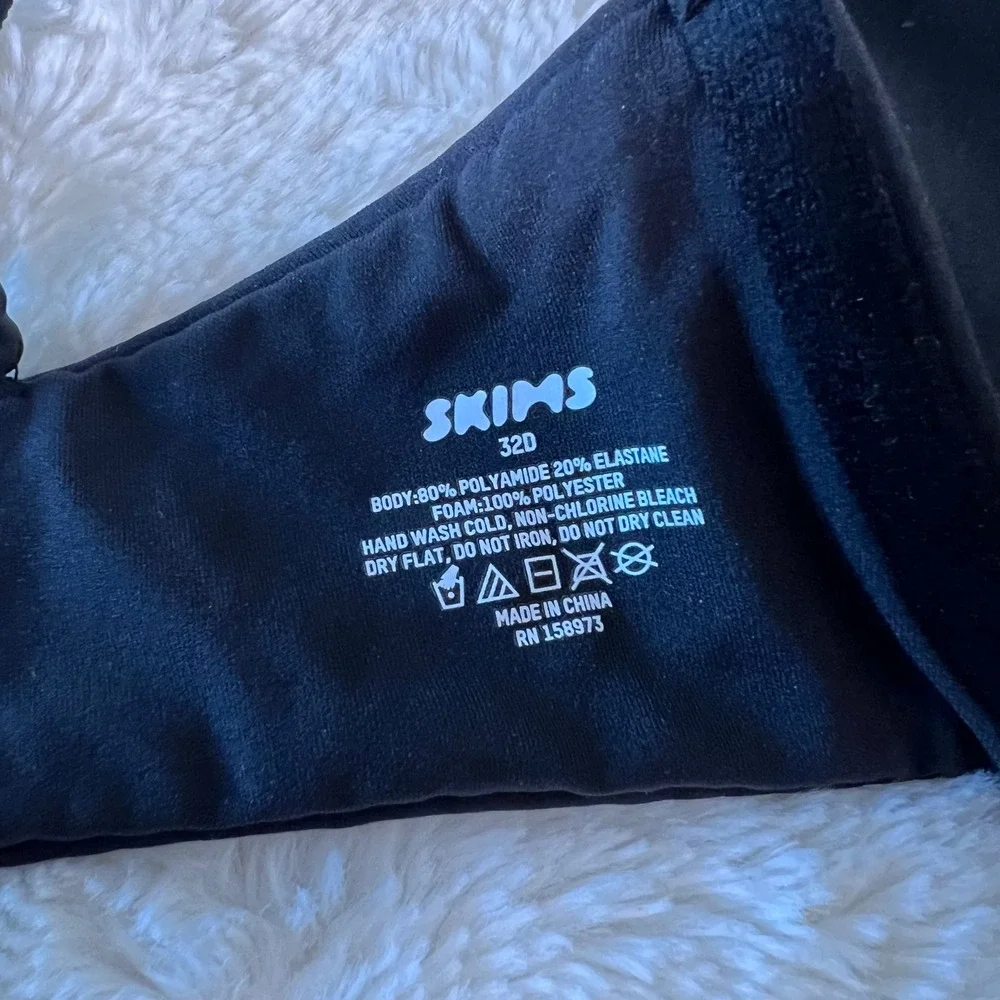 SKIMS Women's Fits Everybody Underwire Bra Onyx Black Size 32D BR-UWR-1997 NEW‎ - Picture 7 of 10